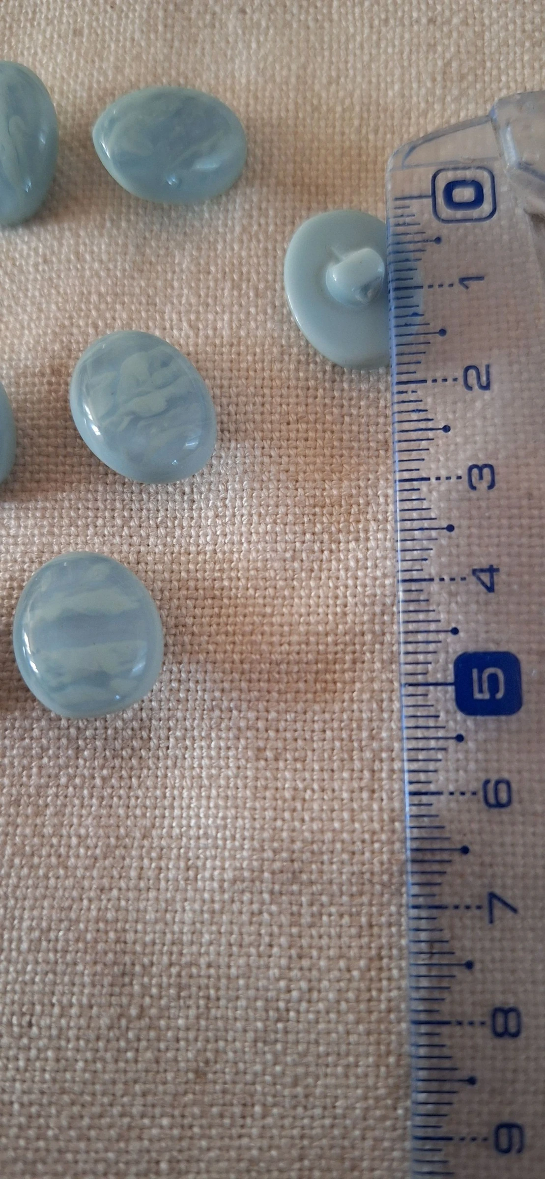 10 botões de 18 mm para costura em resina – photo 2